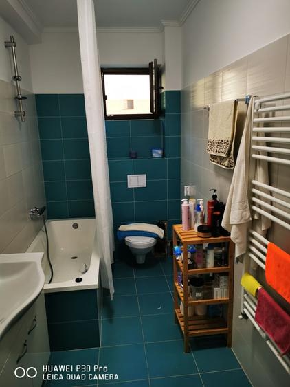Apartament cu 3 camere decomandat în Florești