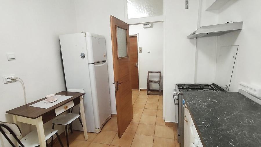 Garsonieră decomandată în Calea Călărașilor