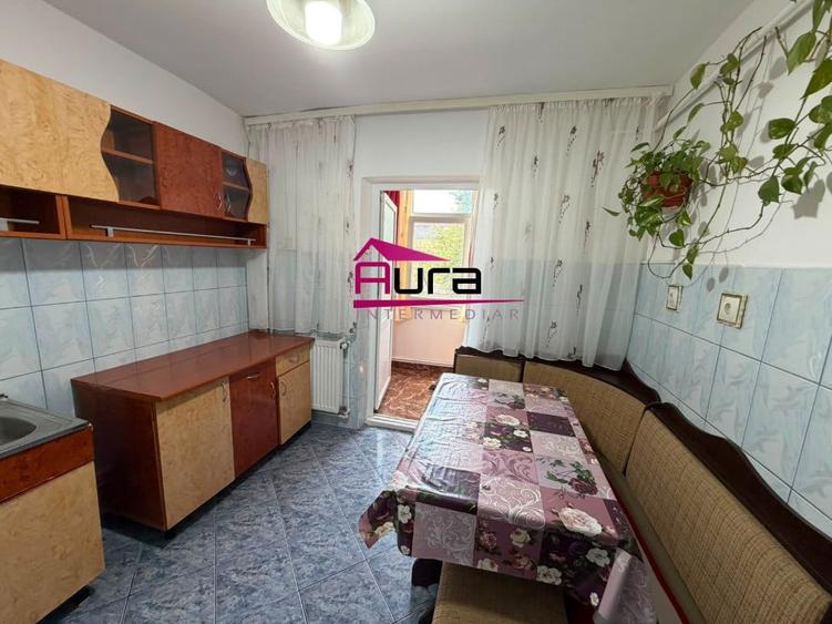 Apartament cu 3 camere decomandat în E3