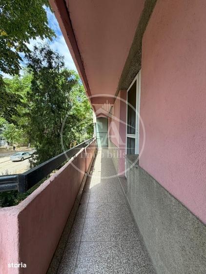 Apartament cu 4 camere decomandat în Decebal