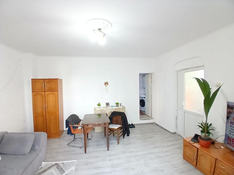 Casă cu 2 camere cu Teren 300 Mp în Sălaj