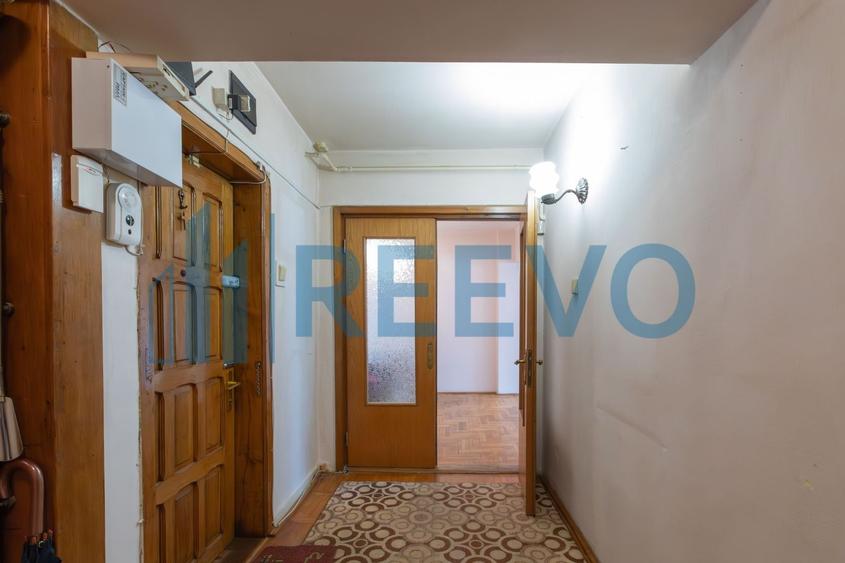Apartament cu 4 camere decomandat, mobilat în Ultracentral