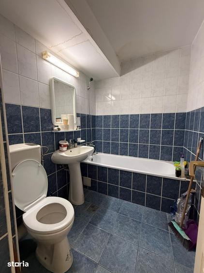 Apartament cu 3 camere în Progresul