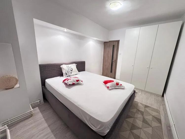Apartament cu 2 camere decomandat, mobilat în Casa de Cultură