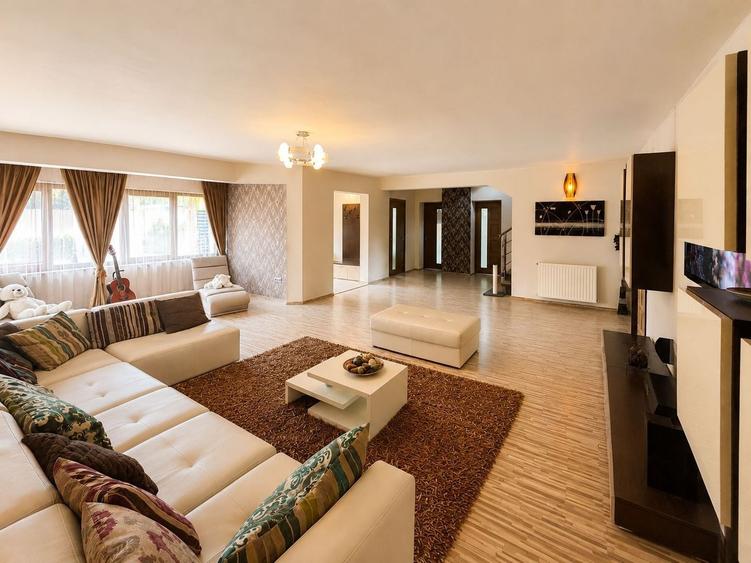 Casă individuală cu 6 camere cu Canalizare în 6 Vânători