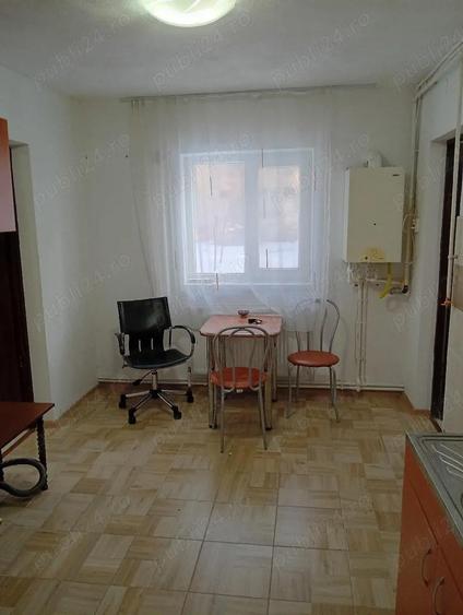 Apartament cu 2 camere decomandat în Petros