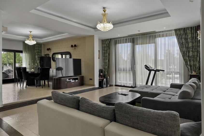 Casă individuală cu 10 camere cu Piscina în Băneasa