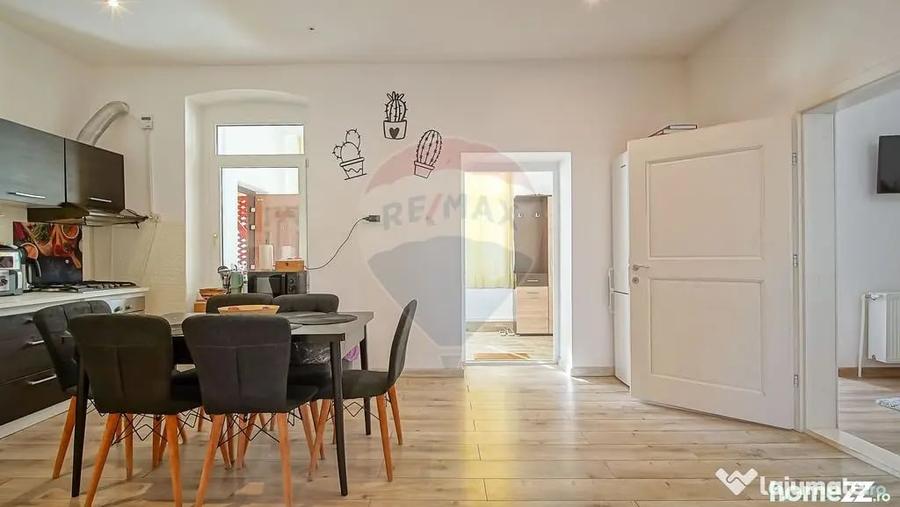Casă cu 6 camere cu Teren 700 Mp în Ultracentral