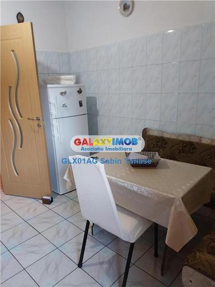 Apartament cu 3 camere decomandat, mobilat în Prundu