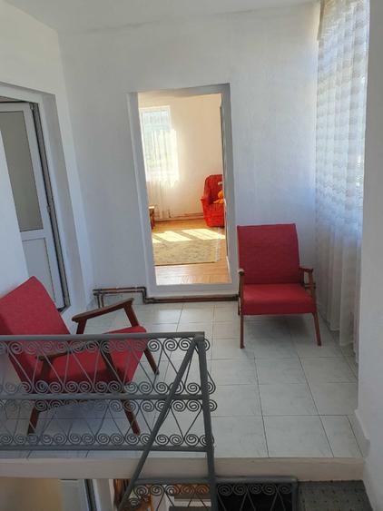Casă cu 3 camere în Vulcana-Pandele