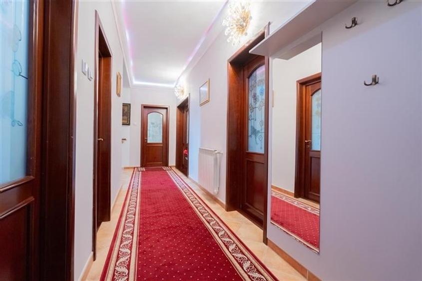 Casă individuală cu 4 camere cu Canalizare în Tătărași