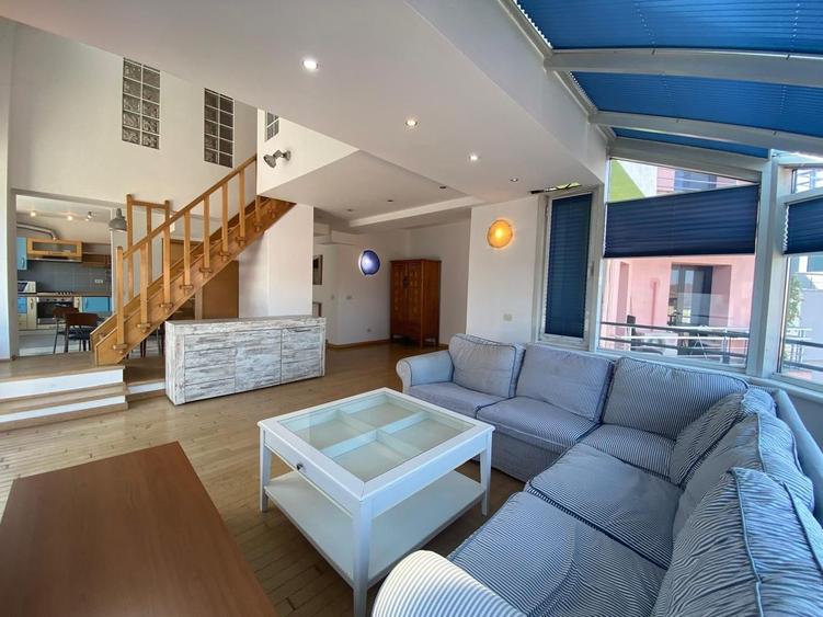 Apartament cu 3 camere decomandat, mobilat în Arcul de Triumf