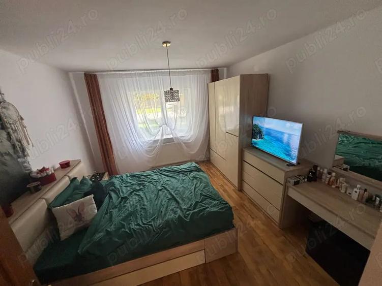 Casă cu 6 camere cu Teren 1147 Mp în Dumbrăvița