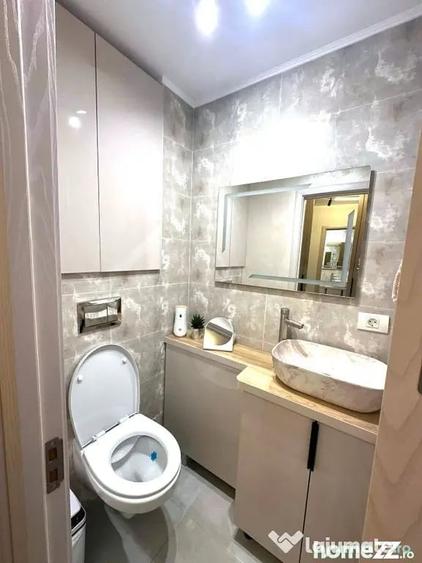 Apartament cu 3 camere decomandat în Poarta 6