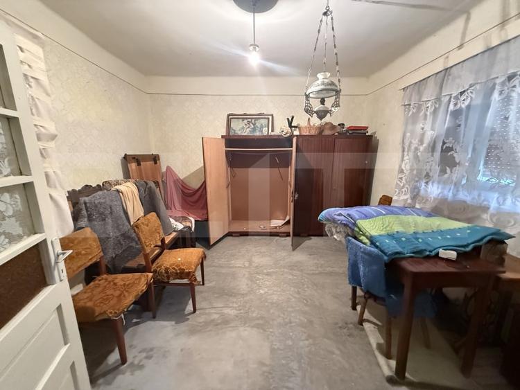 Casă individuală cu 2 camere cu Teren 11600 Mp în Exterior Vest