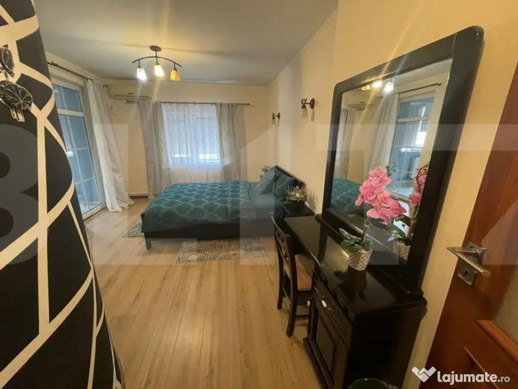 Apartament cu 4 camere decomandat în Girocului