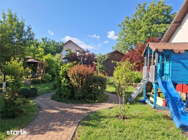 Casă cu 4 camere cu Teren 1000 Mp în Șcheia