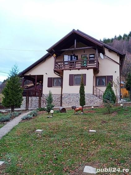 Casă cu 5 camere cu Teren 900 Mp în Râu Sadului