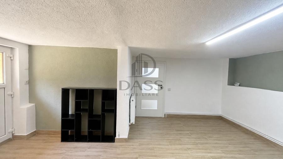 Birou, de 36 mp, în Central