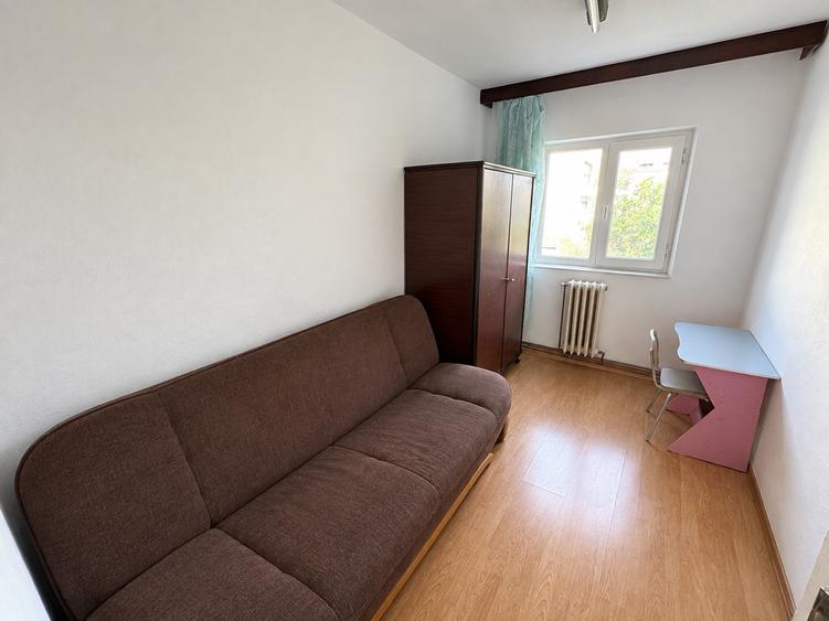 Apartament cu 3 camere decomandat în Galata