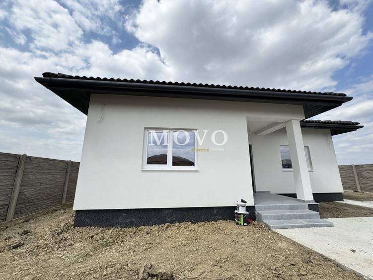 Casă individuală cu 4 camere cu Canalizare în Moșnița Nouă
