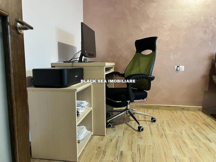 Casă individuală cu 7 camere cu Canalizare în Central