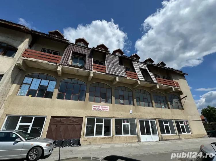 Spațiu comercial, de 1,037 mp, în Central