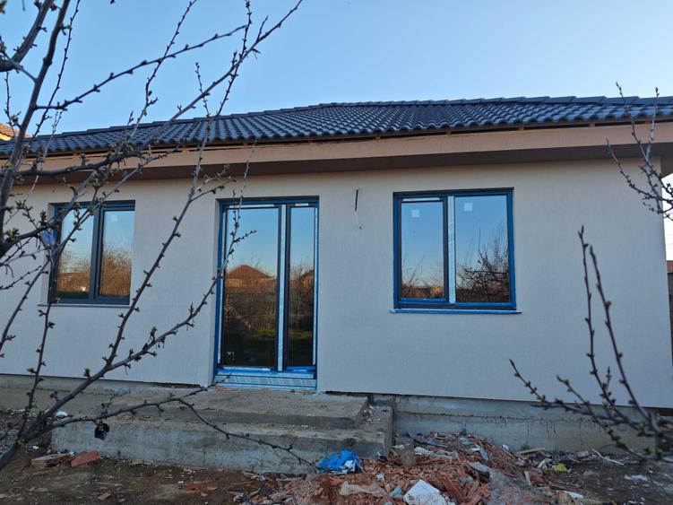 Casă cu 3 camere cu Teren 562 Mp în Central