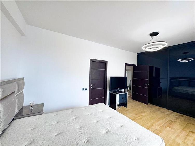 Apartament cu 3 camere semidecomandat, mobilat în Herăstrău