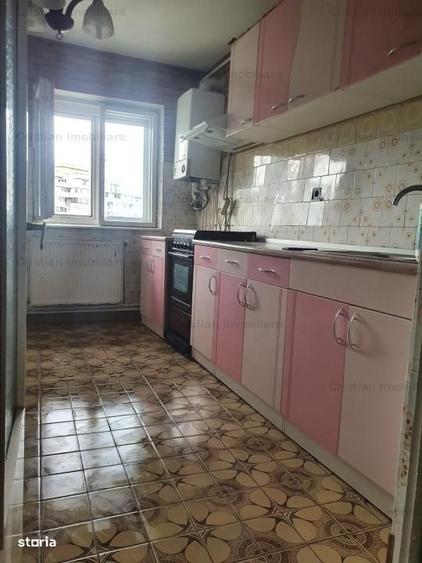 Apartament cu 3 camere decomandat în Barieră
