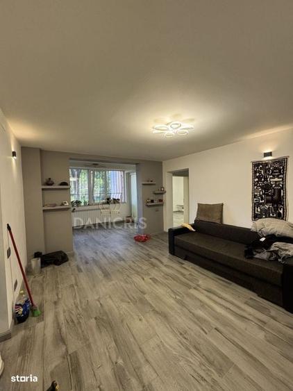 Apartament cu 3 camere decomandat în Sud