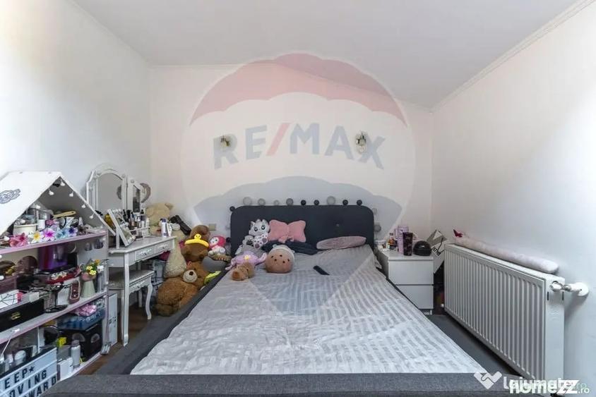 Casă cu 7 camere cu Teren 136 Mp în Schei