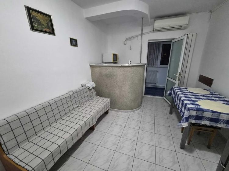 Apartament cu 2 camere semidecomandat în Exterior Vest