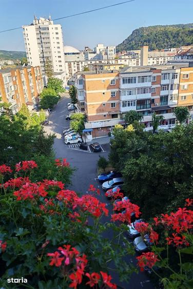 Apartament cu 4 camere în Ultracentral