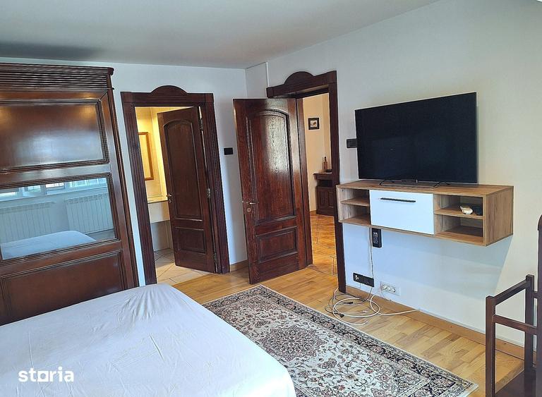 Apartament cu 3 camere decomandat în Târgu Cucu