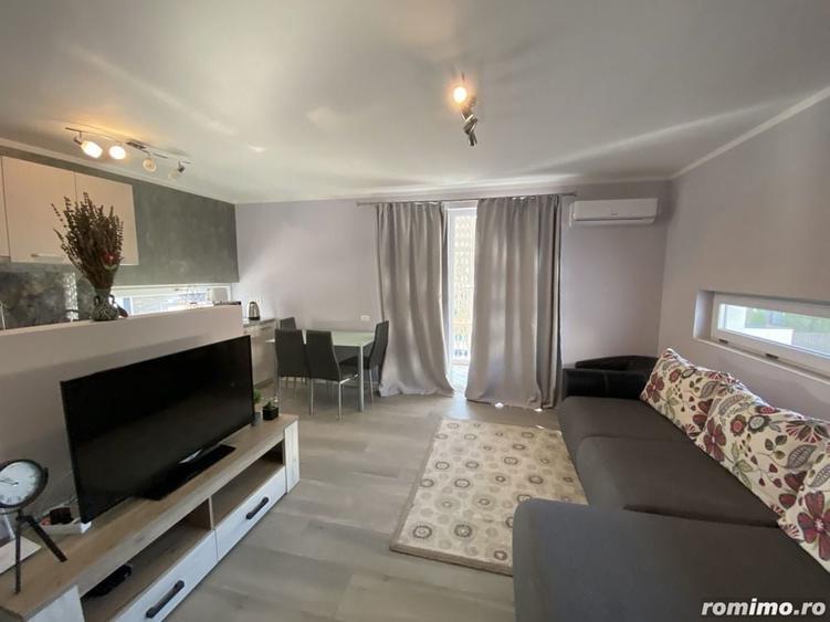 Apartament cu 3 camere decomandat în Dumbrăvița