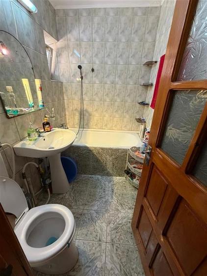 Apartament cu 3 camere decomandat, mobilat în Sud
