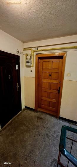 Apartament cu 2 camere decomandat în Eremia