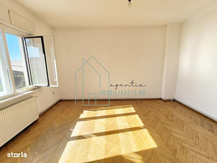 Casă cu 4 camere cu Teren 500 Mp în Central