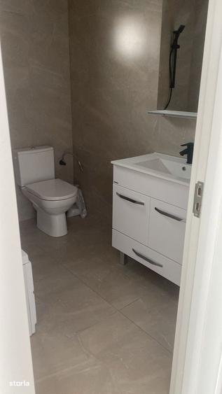 Casă cu 4 camere cu Teren 340 Mp în Malu Mare