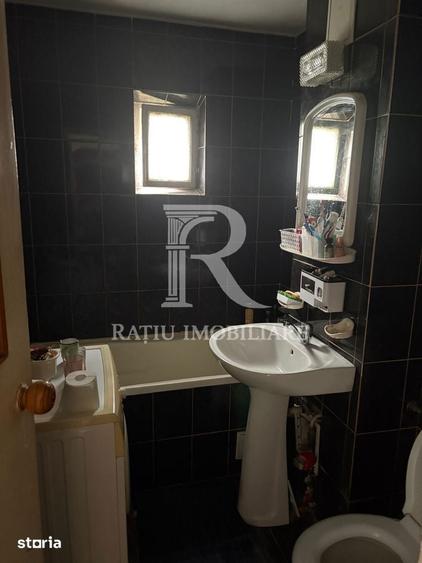 Apartament cu 3 camere decomandat în Rogerius