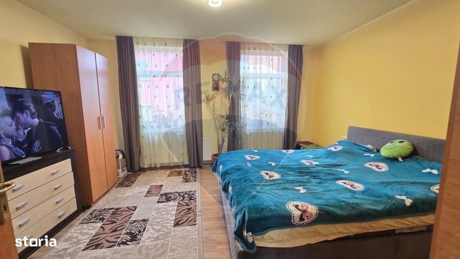 Casă cu 3 camere cu Teren 250 Mp în Central