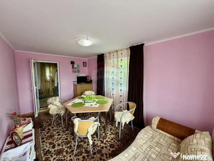 Casă cu 5 camere cu Teren 3344 Mp în Țifești