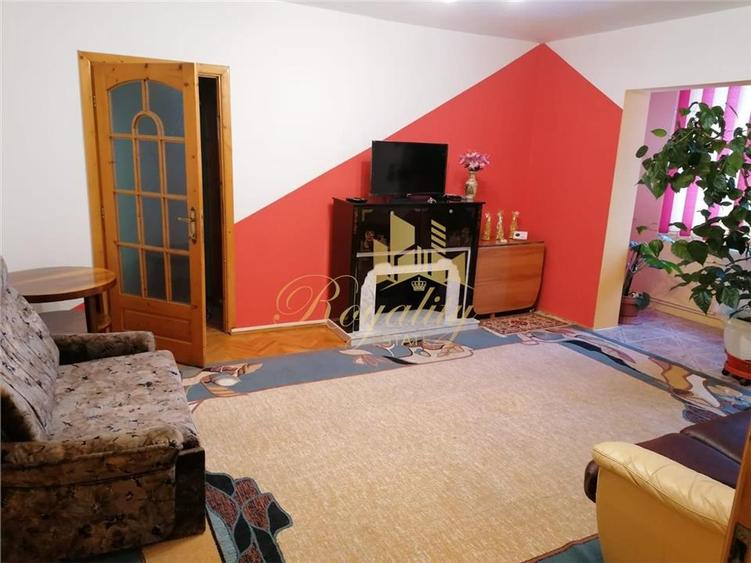 Apartament cu 2 camere semidecomandat, mobilat în Lipovei