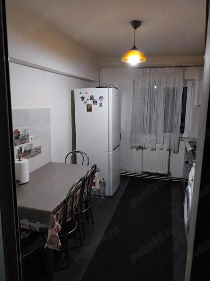 Apartament cu 3 camere decomandat în Dacia