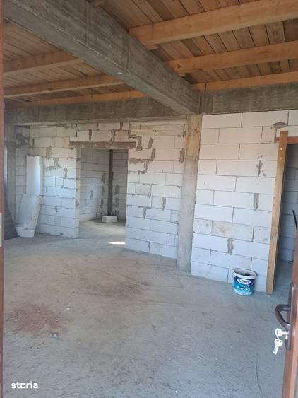 Casă cu 3 camere în Malcoci