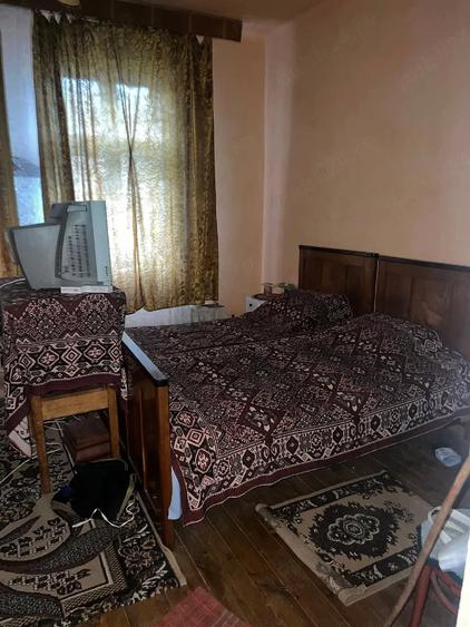 Casă cu Teren 1439 Mp în Sintești