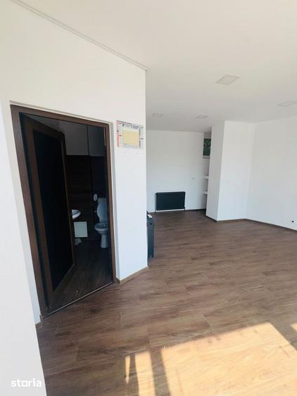 Spațiu comercial, de 30 mp, în Micro 19
