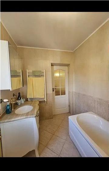 Duplex cu 4 camere cu Teren 235 Mp în Pipera
