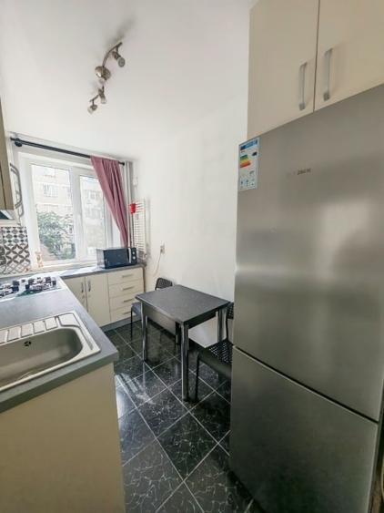 Apartament cu 3 camere, mobilat în Drumul Taberei